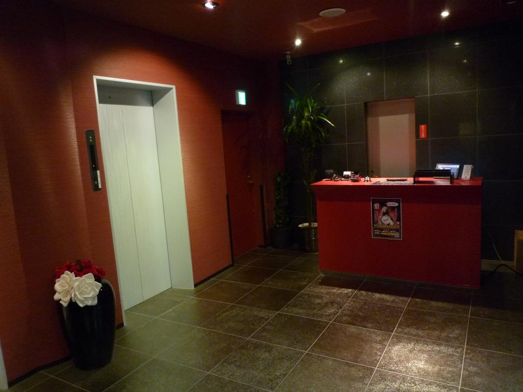 Hotel Beni East (Adults Only) Osaka Esterno foto
